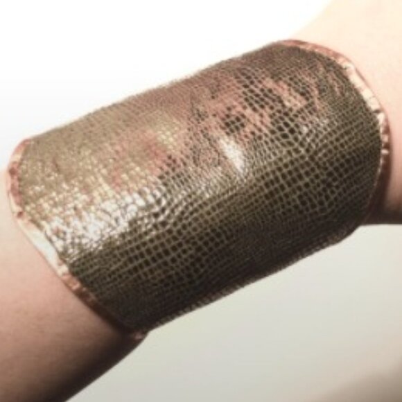 Silver SnakeSkin Leather Cuff Bracelet 4” Wide Handmade Boho Statement Gift - Picture 1 of 8